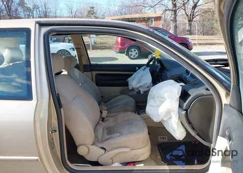 2004 Volkswagen Golf Gl from USA, damaged, VIN 9BWBL61J044007142